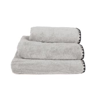 Serviette issey 70* 130cm gris béton