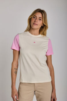 Tee shirt écru fleur manches contrastées rose
